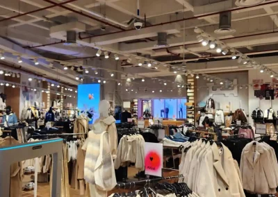 Pull-and-BEAR-cENTRO-COMERCIAL-2